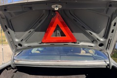 Innenansicht eines Mercedes-Benz 500 SEC von 1982 | Mercedes-Benz 500 SEC – Blick in den Kofferraumbereich Bildinformationen
