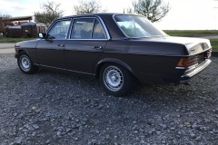 Mercedes-Benz W123 300D Oldtimer Seitenansich | Mercedes-Benz W123 300D Oldtimer - Klassischer Luxuswagen der Baureihe W123