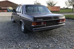 Mercedes-Benz W123 300D Oldtimer Rückansicht | Mercedes-Benz W123 300D Oldtimer - Klassischer Luxuswagen der Baureihe W123